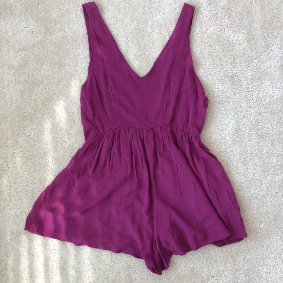 Boutique Low V Romper - New w/o tag - Picture 1 of 3